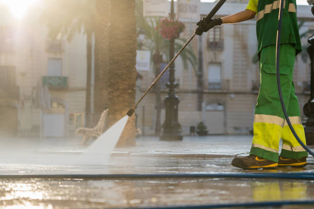 Best Gutter Cleaning  in Redding, CA